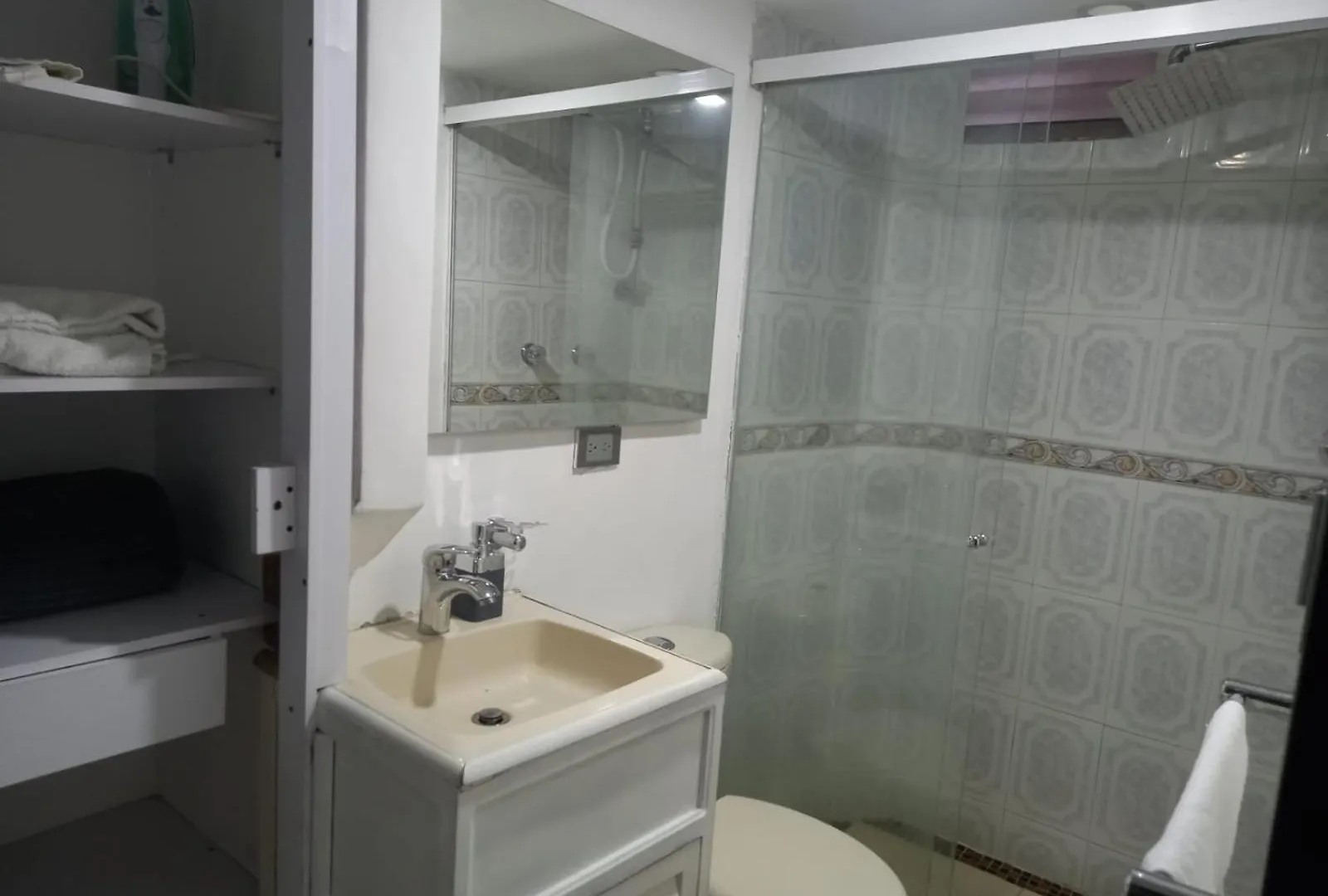 Apartamento 3 Habitaciones Cerca Al Parque Del Poblado Medellín Colombia
