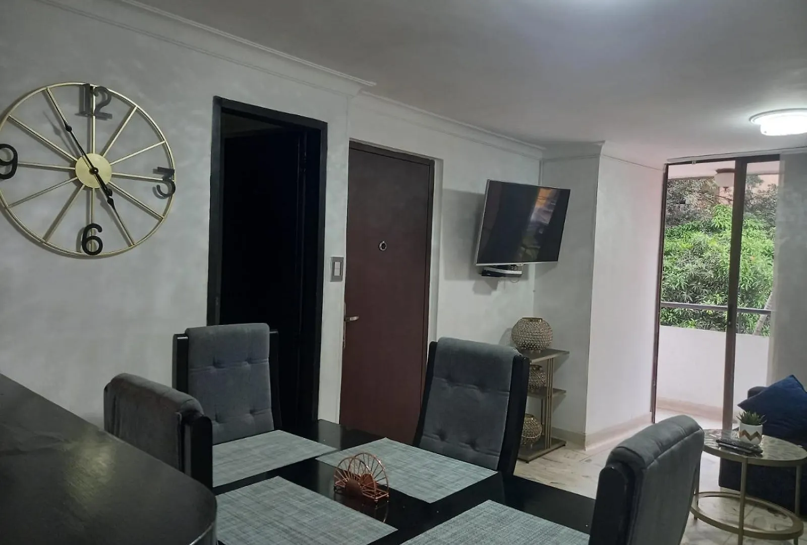 Apartamento 3 Habitaciones Cerca Al Parque Del Poblado Medellín